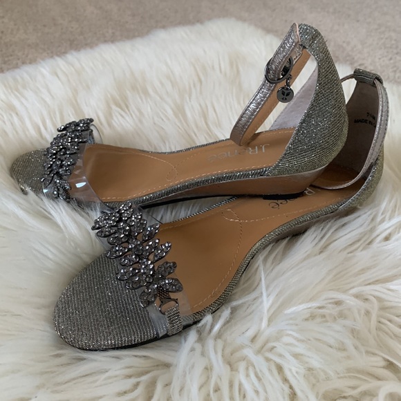 J.Renee - Picture 2 of 4